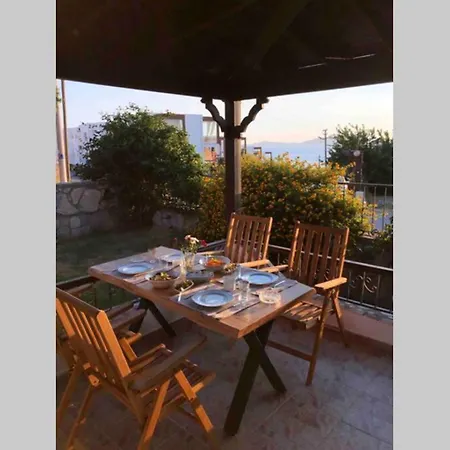 Fully Detached, Scenic With Private Pool 别墅